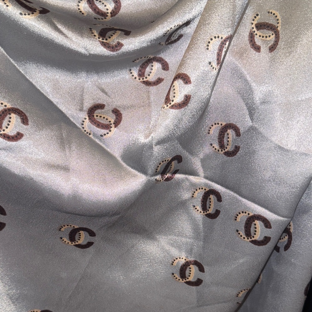 Elegant Silver Patterned Shawl - Picture 10 of 16